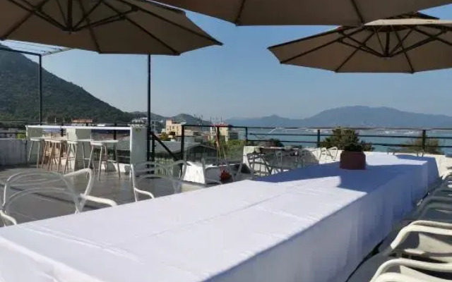 Mountain Behide Seaview Hostel