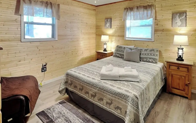 The Elk Meadow Cozy Cabin by Ruidoso Vacation Rentals