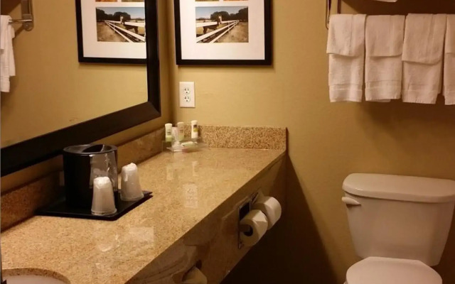 Country Inn & Suites by Radisson, Minot, ND