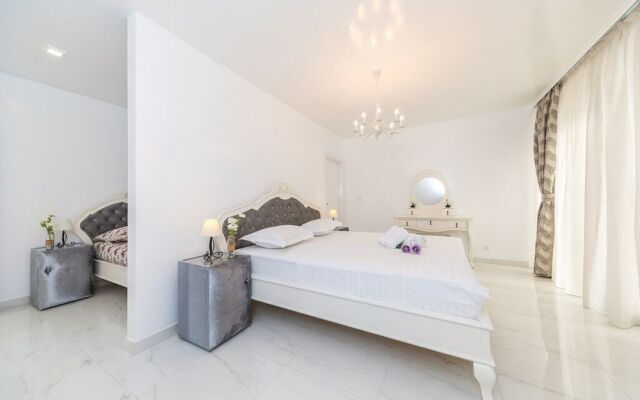 Beachfront Villa Baronessa with Pool