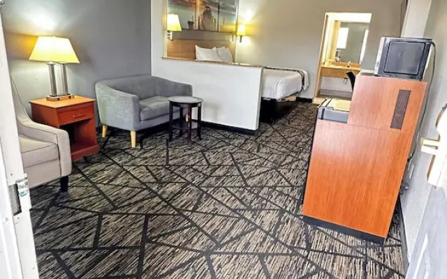 Dreamland Inn and Suites