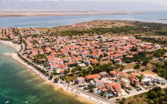 Apartment Jelena 50m From The Beach