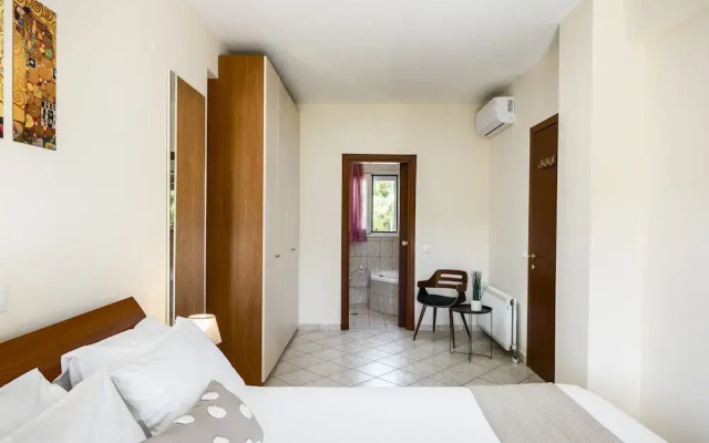 Villa Nina with Private Plunge Pool by Konnect, 5 km to Corfu Town