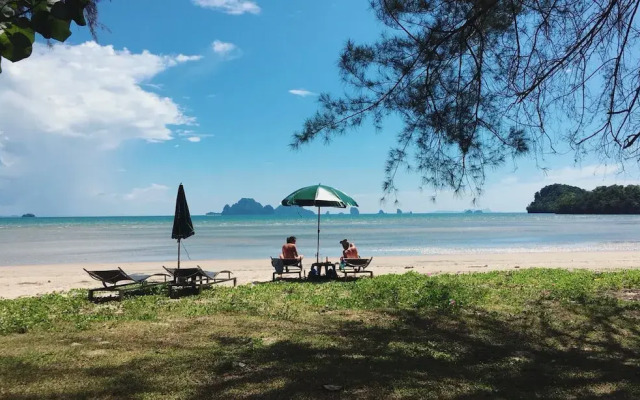 J2B Beach Bungalows