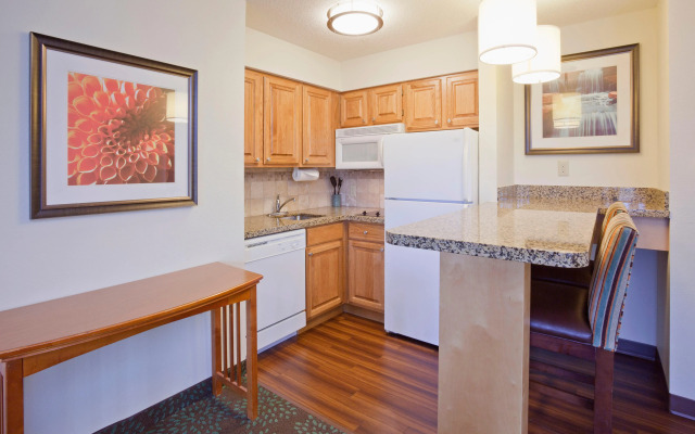 Staybridge Suites MPLS-Maple Grove/Arbor Lakes, an IHG Hotel