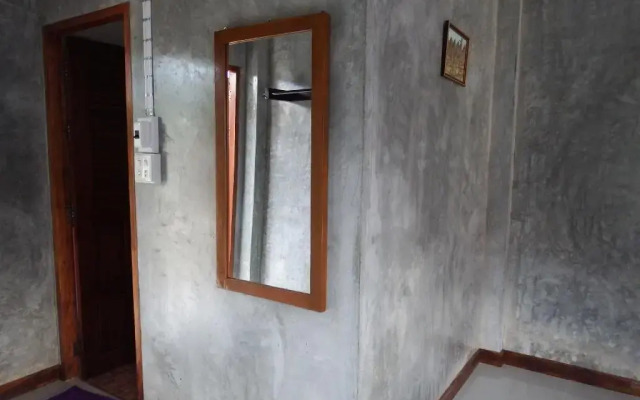 Pon-Pon & Nuan-La-Or