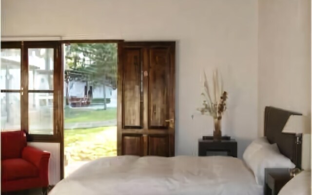 Postales by DOT Boutique