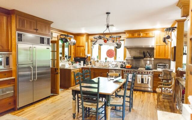 Honey Maple Grove BnB