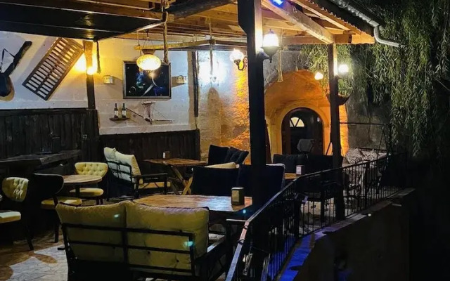 Ela cave house