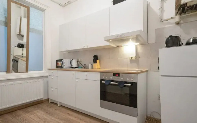 2BR Apt Near Stadthalle