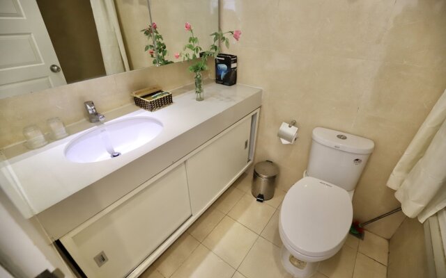Stay Pham Huy Thong Hotel