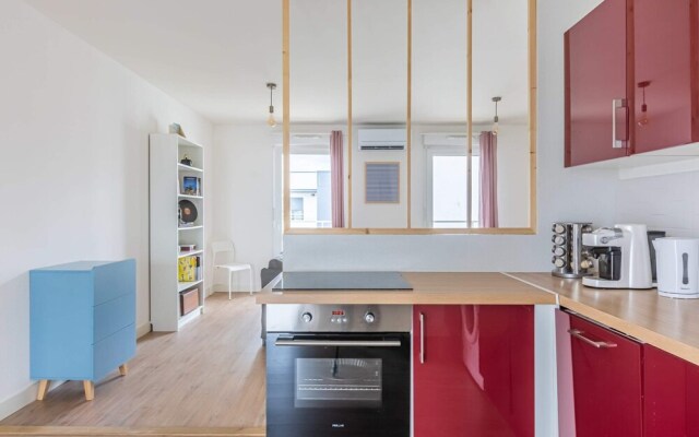 Spacious Apartment for 4 People in Bordeaux!