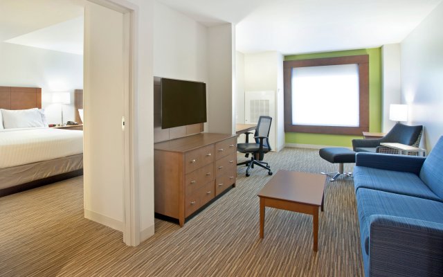 Holiday Inn Express & Suites Austin Downtown - University, an IHG Hotel