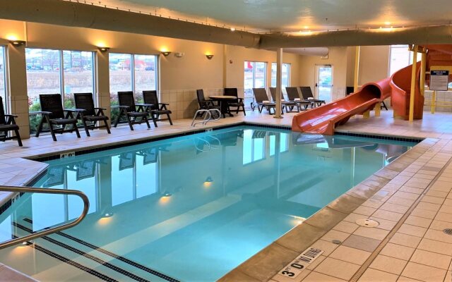 Comfort Inn & Suites Logan Near University