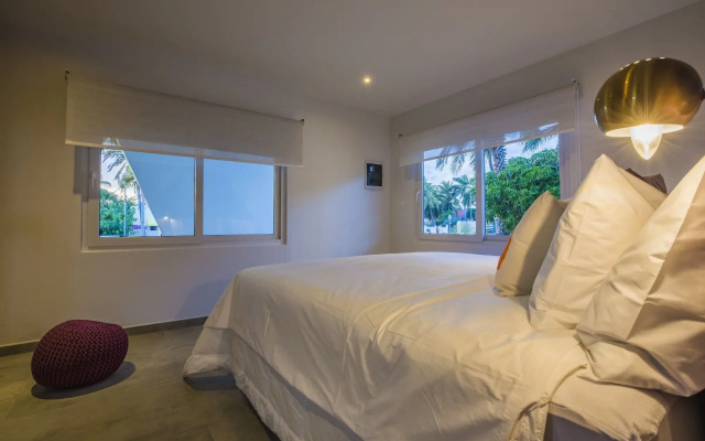 Boca Catalina Modern Villa