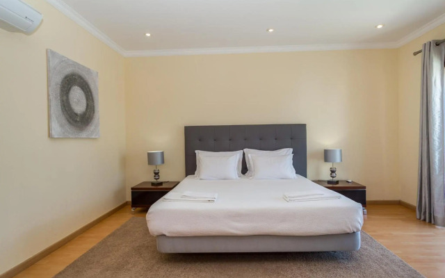 Villa Linda, Alto da Ria