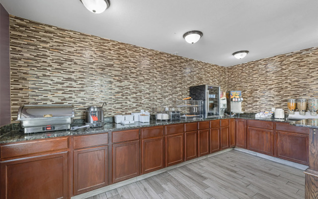 SureStay Plus Hotel by Best Western Kearney Liberty North