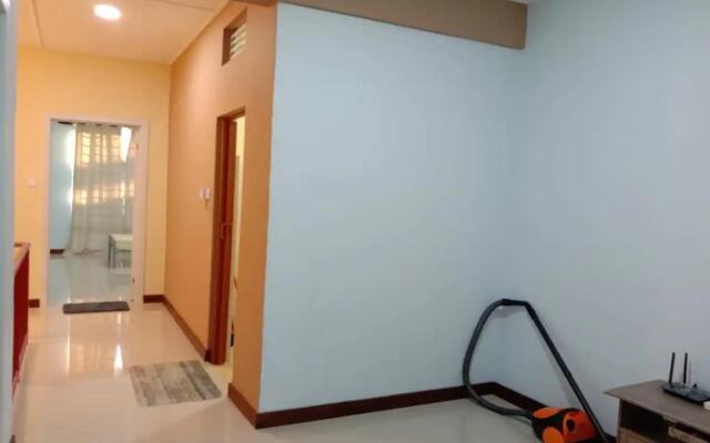 OYO 90215 Awani Homestay