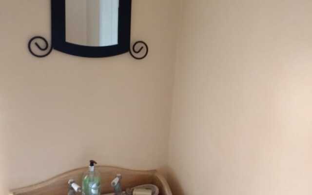 Three Bedroom Home With Garden in Brighton