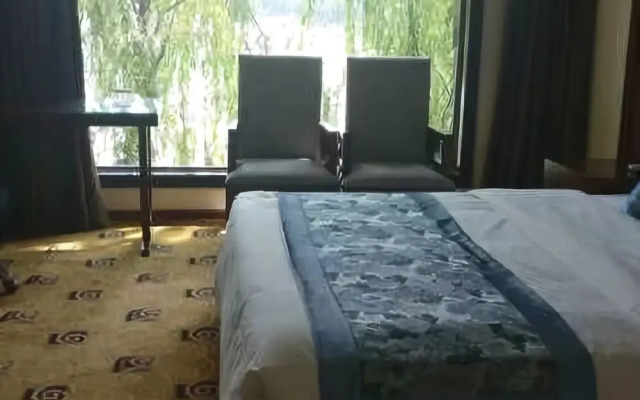 Huadao Holiday Hotel