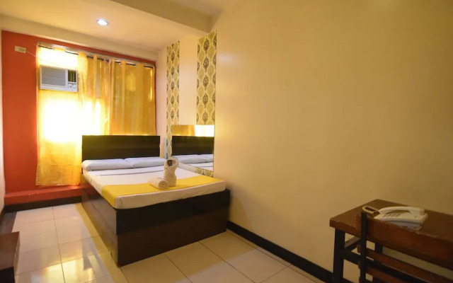 OYO 894 Cosmo Hotel P Campa Manila