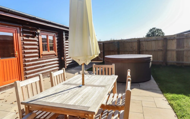 Holly Lodge