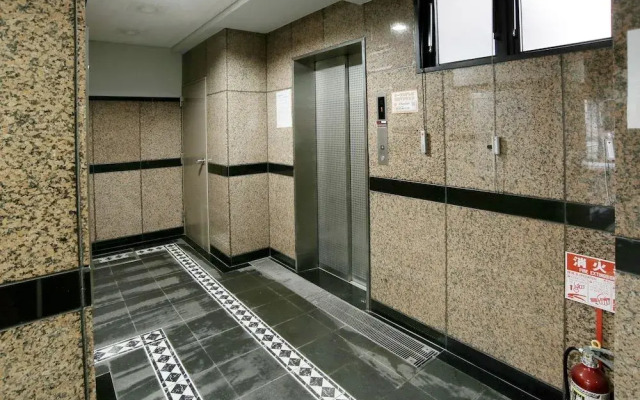 Grand Court Namba 206