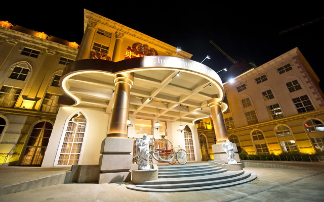 The Royal Pinnacle Hotel