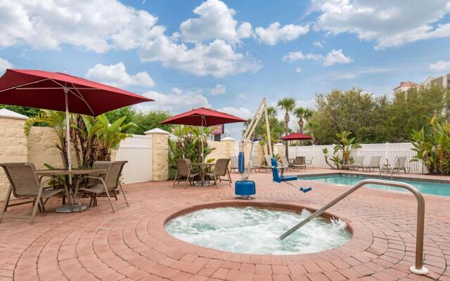 Comfort Suites Near Universal Orlando Resort