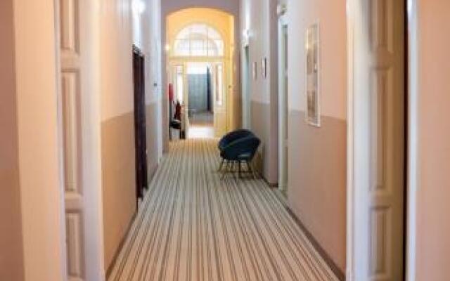 Veli Joze Hotel
