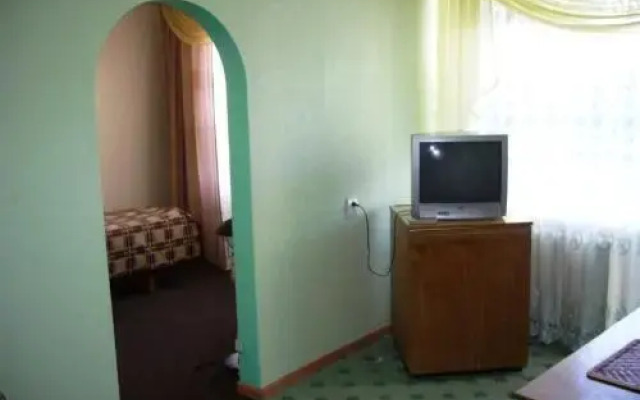 Hotel Profspilkovyi