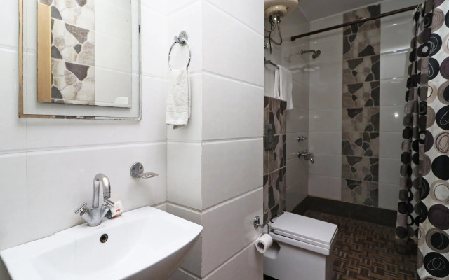 OYO 2705 Hotel Preet Palace