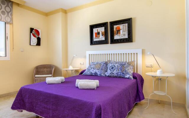 First Line Beach 6 Pax 370