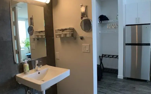 Modern Capitol Hill Studio