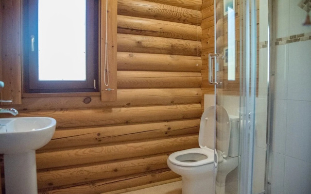 Ash Lodge With Hot Tub, Kingfishers