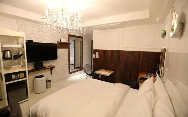 New February Hotel Sinho