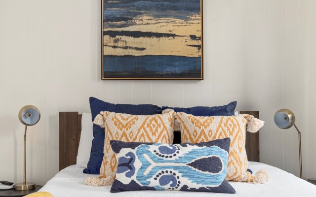 Beverly Garden Suites