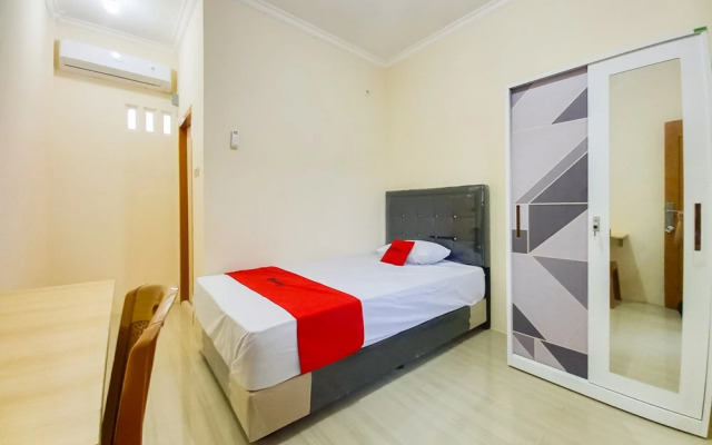 RedDoorz Syariah near JBC Jambi