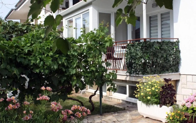 Apartment Vesna Komunela