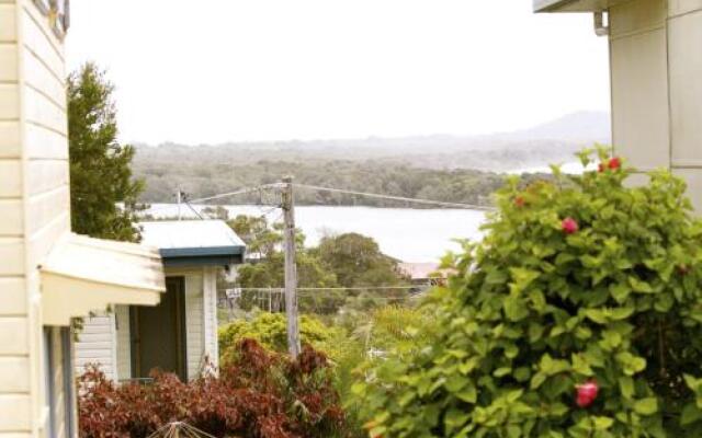 Lorikeet Retreat, 11 Hodgson Street