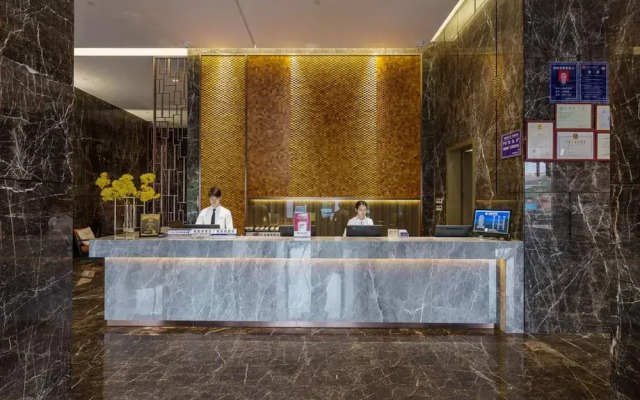 Golden Bay Hotel