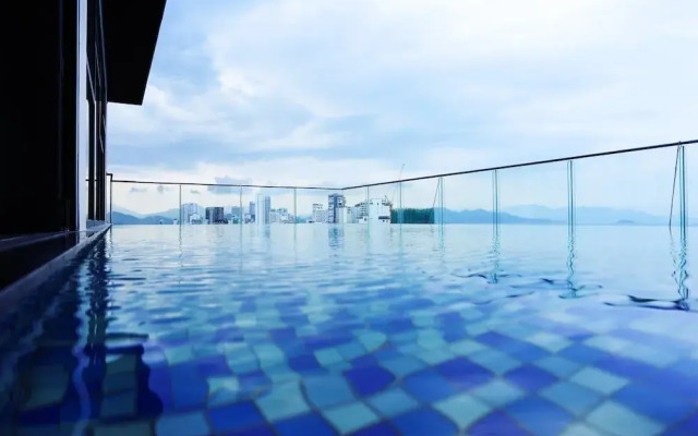 Miracle Luxury Hotel