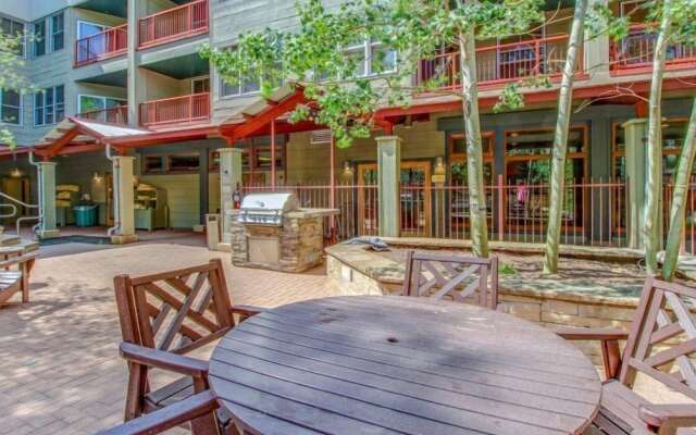 1 Bedroom Mountain Condo in the Heart of River Run Village within walking distance to ski lift