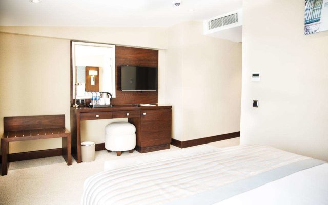Grand Aras Hotel & Suites