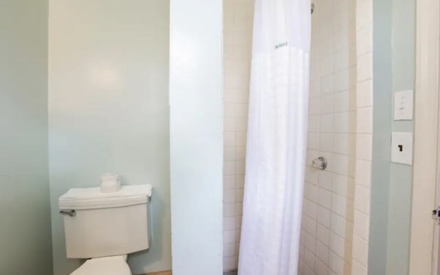 Relax Inn By OYO Natural Bridge I-81