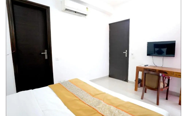 OYO Flagship 70002 Gupta Residency