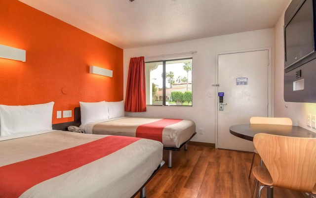 Motel 6 Carlsbad, CA Beach