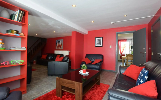 Pleasant Holiday Home with Sauna and Jacuzzi in Courtil