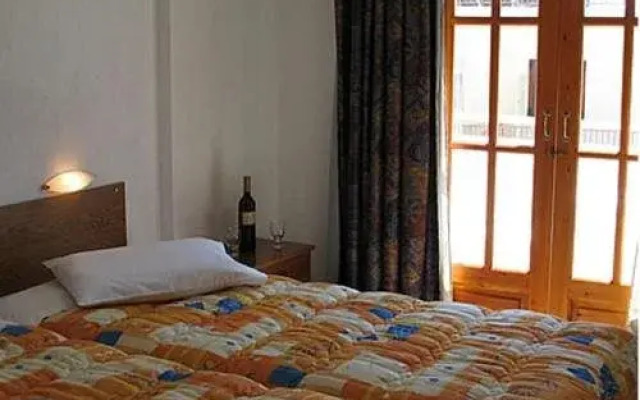 Costantonia Holiday Apartments