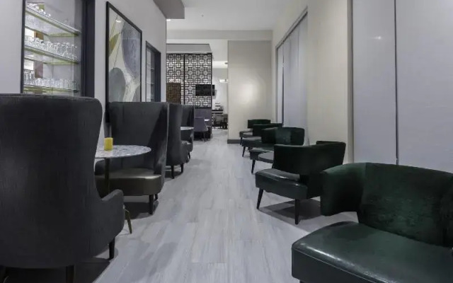Hyatt House Charlotte / Rea Farms